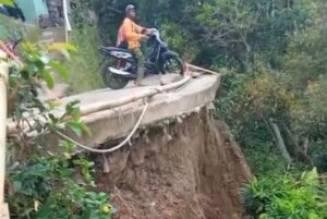 Warga Sukaresmi Cemas, Pergerakan Tanah di Bukit Cibuntu Cemarkan Anak Sungai Cihonje