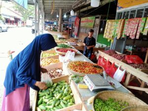 Jelang Nataru, Harga Cabai hingga Ayam di Pasar Induk Jebrod Melonjak Tajam